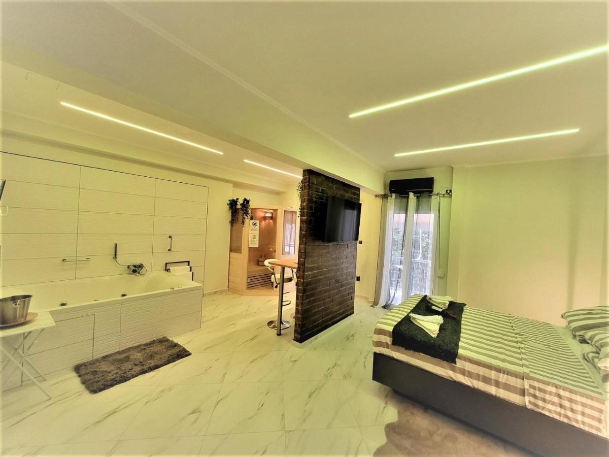Romantic Deluxe Svite Wise Jacuzzi And Sauna Atena Exterior foto