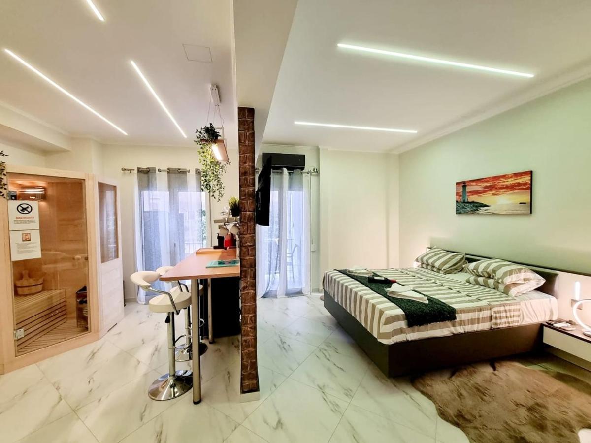 Romantic Deluxe Svite Wise Jacuzzi And Sauna Atena Exterior foto