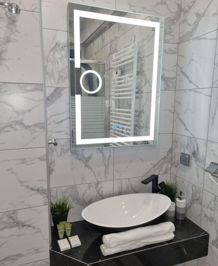 Romantic Deluxe Svite Wise Jacuzzi And Sauna Atena Exterior foto